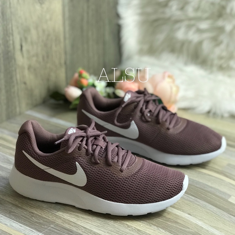NWT Nike Tajun Smokey Mauve White W AUTHENTIC - Picture 6 of 8